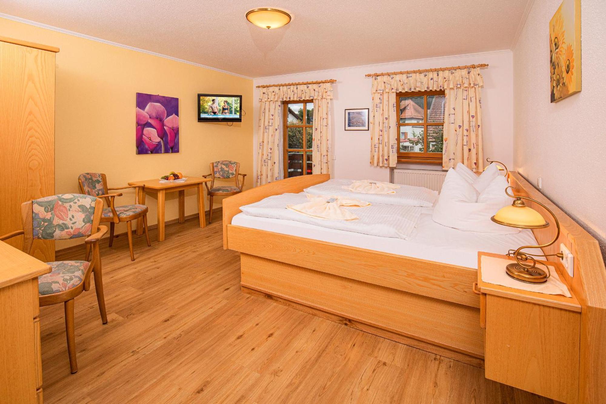 Hotel Zum Hirschen Lam Room photo